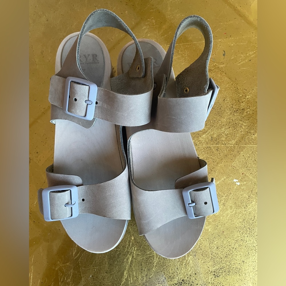 Bryr Stella monochrome haze rare hard to find size 37. - Picture 3 of 9